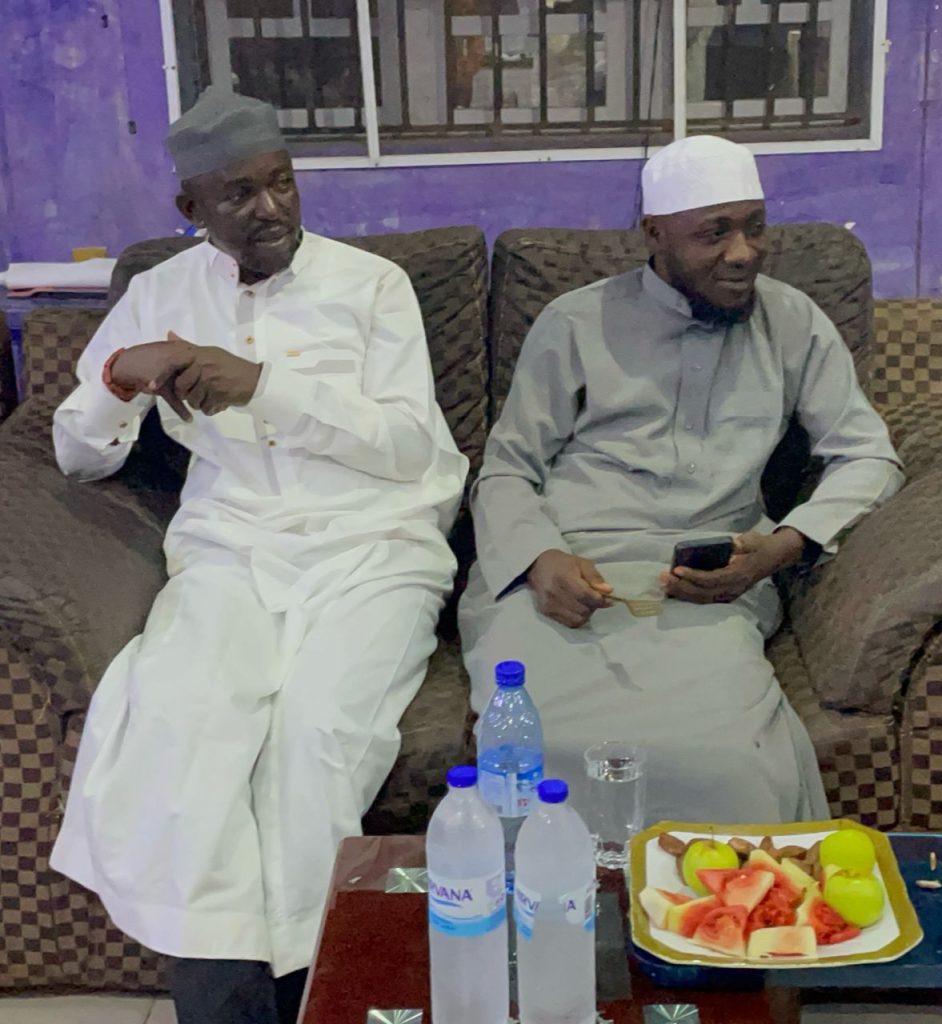 Breaking: Chief Imam of Ogbomoso Pays Akeem Olatunji A Historic Visit At His Private Residence For Iftar