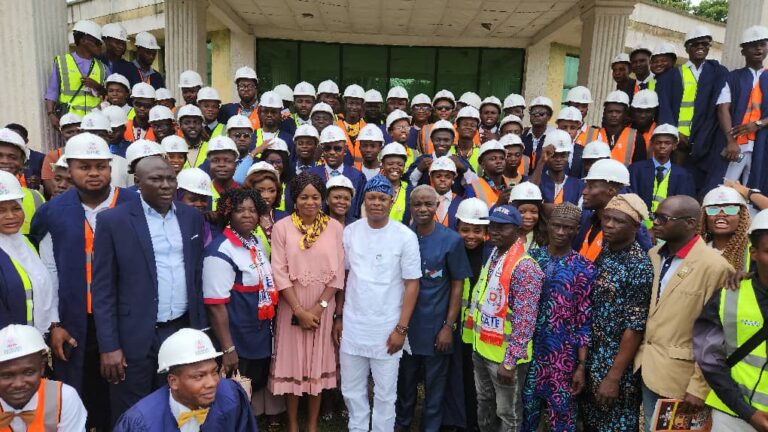 95ce9aa9c3934b1db9e2562e299c75d0